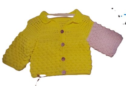 Handgemaakt vestje BLYY  in geel en roze (uitverkocht)