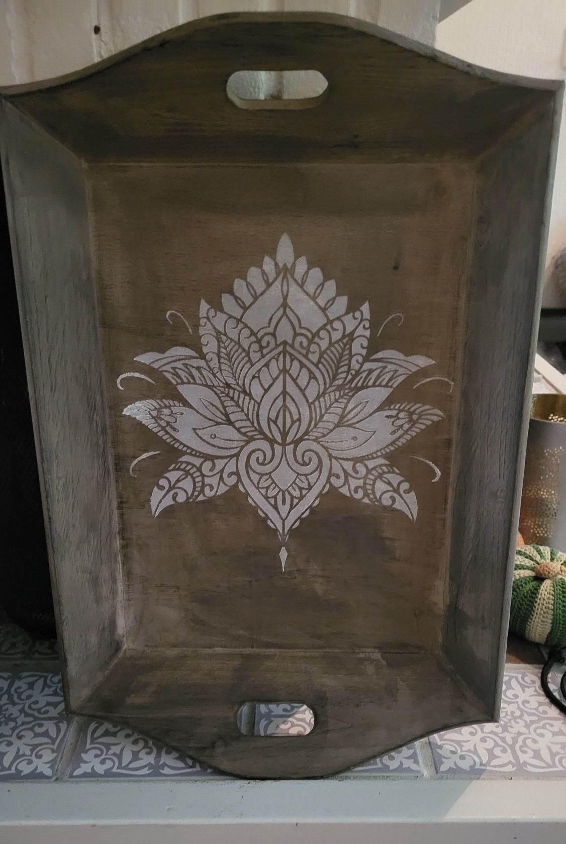 2. Dienblad old brown met lotusbloem sjabloon DBB02