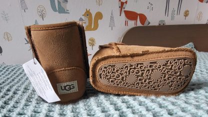 A. UGG® Baby’s Classic-babylaarsje chestnut mt 18 - Afbeelding 4