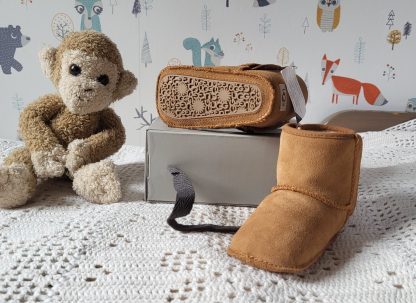 A. UGG® Baby’s Classic-babylaarsje chestnut mt 18 - Afbeelding 7