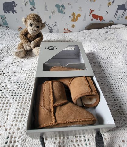 A. UGG® Baby’s Classic-babylaarsje chestnut mt 18 - Afbeelding 11