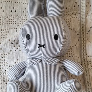 A. Knuffel Nijntje 32 cm (klik voor meer info)