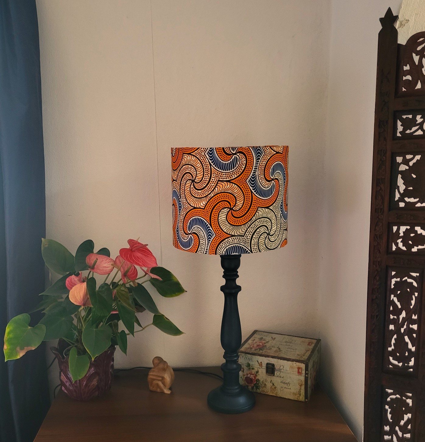 A. Prachtige lampenkap van Afrikaanse wax print stof - Afbeelding 2